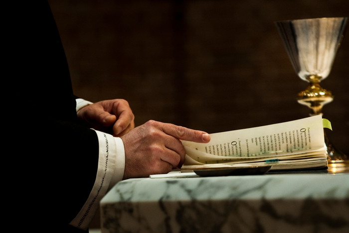 alterbog med en bibel